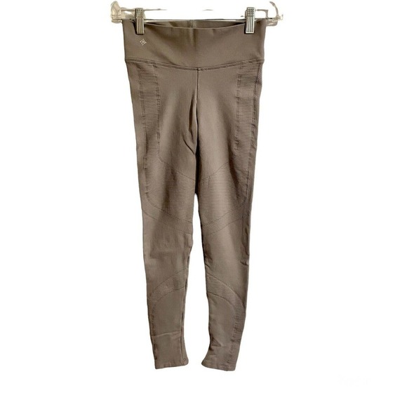Nux Small Seamless Capri Leggings Stretch Mid Rise Gray Yoga Running Ath… - Picture 1 of 6